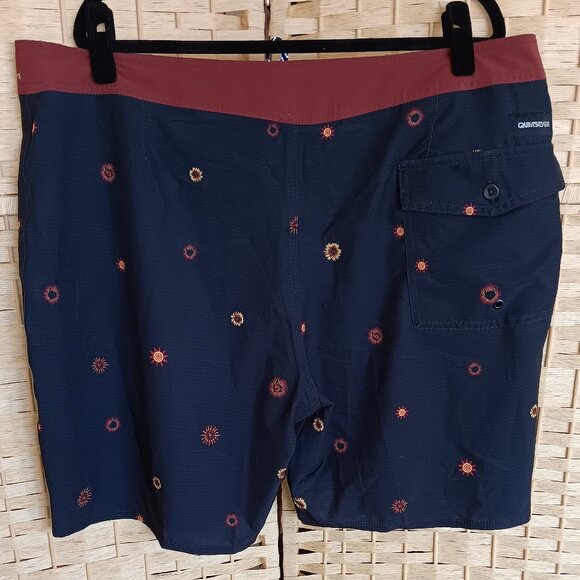 NWT Quiksilver Men's Bathing Suit Board Shorts 19" Velcro Tie L XL Mid Length - Picture 5 of 10